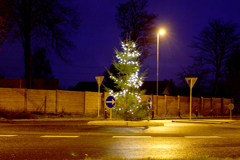 Juletræet er tændt